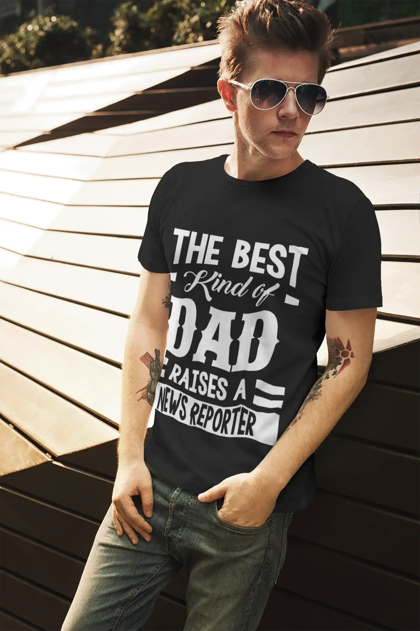 ULTRABASIC Men's Graphic T-Shirt Dad Raises a News Reporter